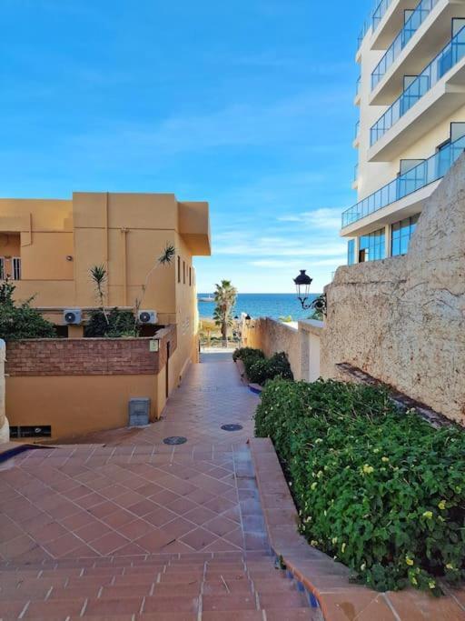 Encantador Duplex Para 6 A 1 Minuto De La Playa Benalmádena Exteriör bild