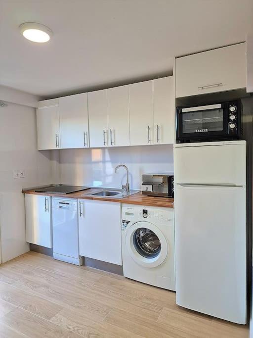Encantador Duplex Para 6 A 1 Minuto De La Playa Benalmádena Exteriör bild